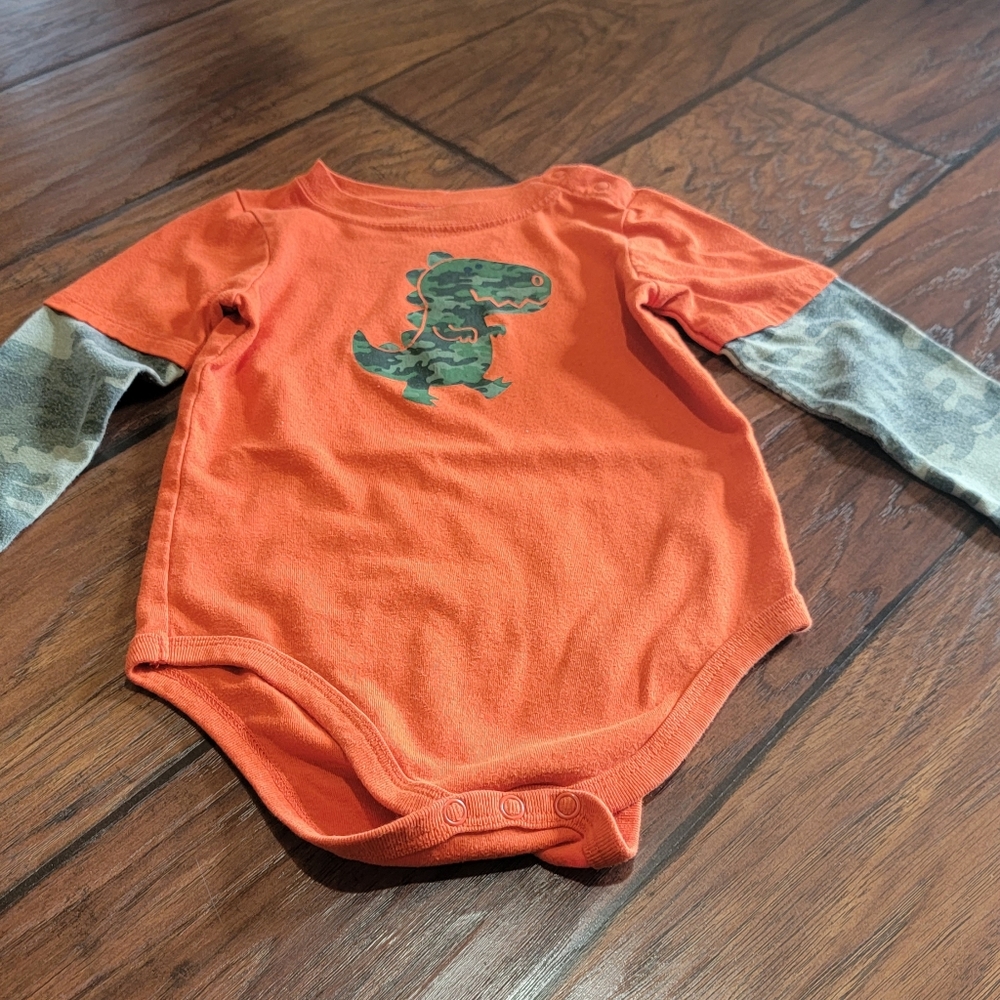 CLOSET CLEAR OUT ITEM - Picture 2 of 7